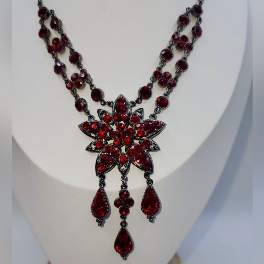 Modern P.O.F.J. Silver Tone Red Rhinestone Flower Dangle Necklace